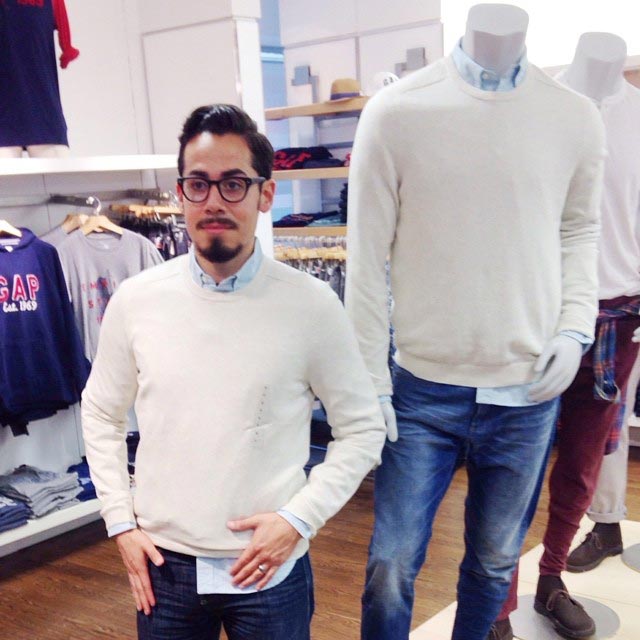 парень превращается в манекен, Стив Венегеас, Steve Venegas, парень становится манекеном пока жена ходит по магазинам