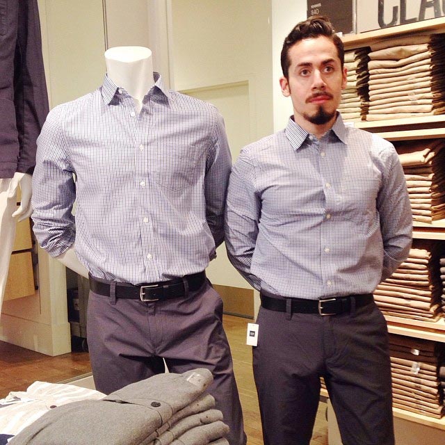 парень превращается в манекен, Стив Венегеас, Steve Venegas, парень становится манекеном пока жена ходит по магазинам