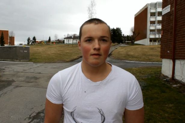 Подросток сделал татуировку чека из Макдональдс, Stian Ytterdahl McDonald's