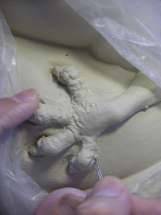 Изготовление керамической вазы, сосуд боли, скульптор Джонсон Цанг, Johnson  Tsang, мастер класс скульптор