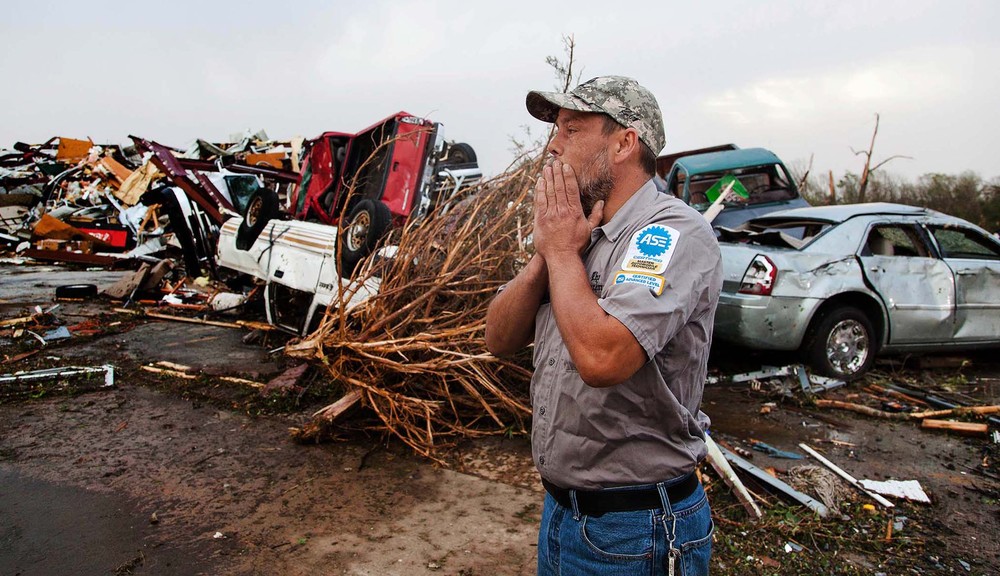Разрушенные американские города после торнадо разрушенные дома после торнадо, торнадо американские дома, разрушения после торнадо США