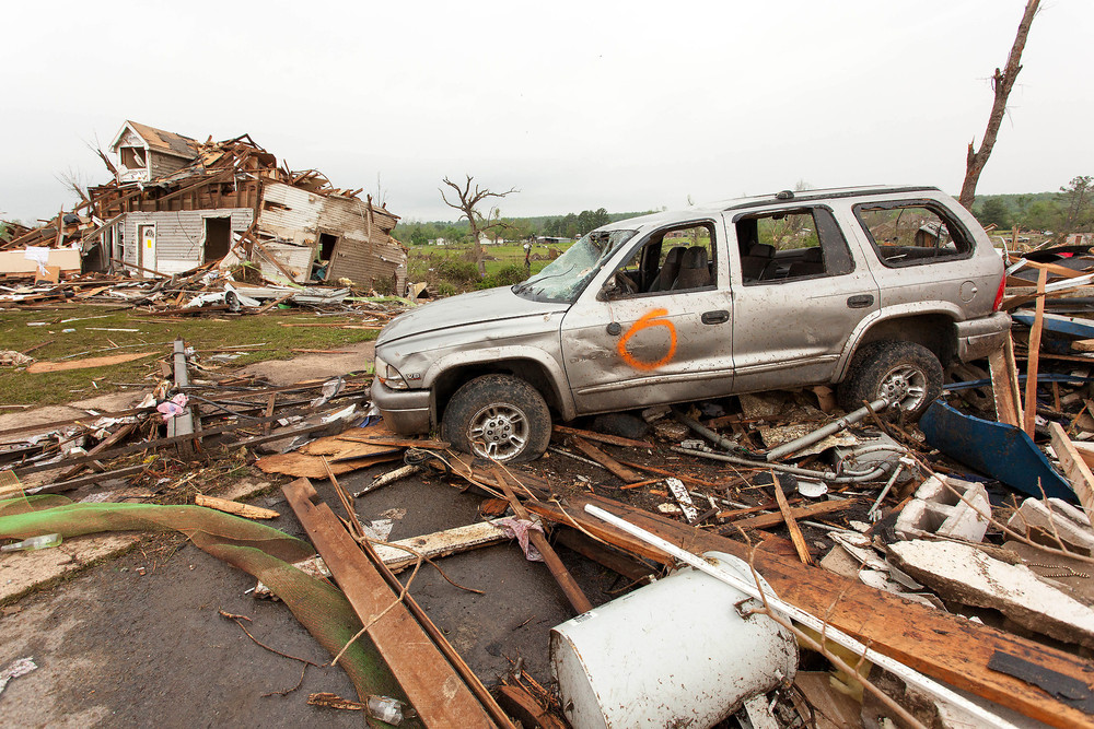 Разрушенные американские города после торнадо разрушенные дома после торнадо, торнадо американские дома, разрушения после торнадо США