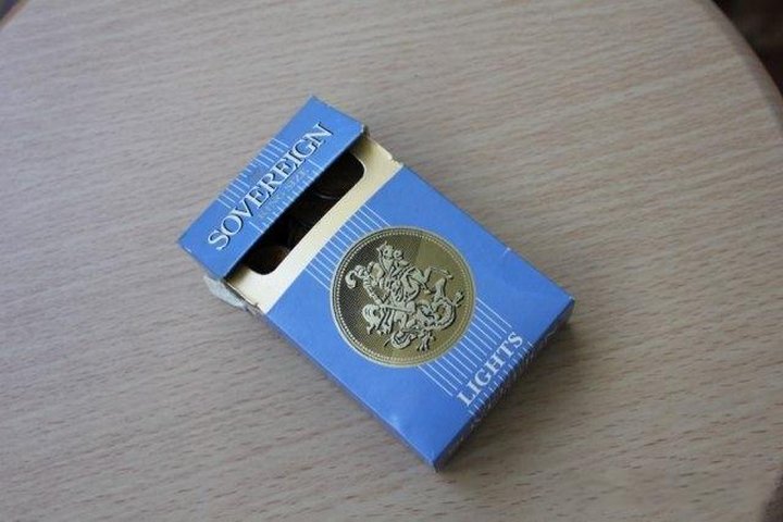 нашел вещи на балконе, убрался на балконе, вещи забытые на балконе