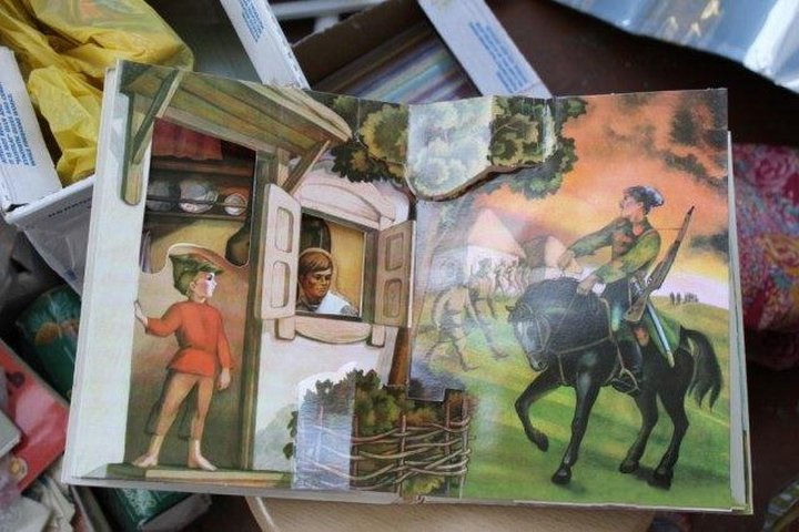 нашел вещи на балконе, убрался на балконе, вещи забытые на балконе