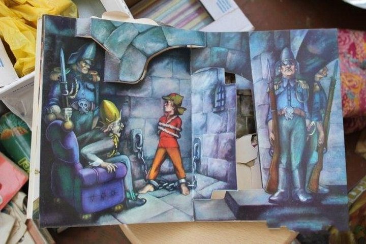 нашел вещи на балконе, убрался на балконе, вещи забытые на балконе