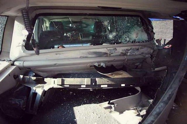 Бронированный автомобиль даже после превращения в решето, смог сохранить пассажиру жизнь Бронированный Jeep Cherokee, машина после покушения на Минерва Баутиста, Минерва Баутиста, Minerva Bautista