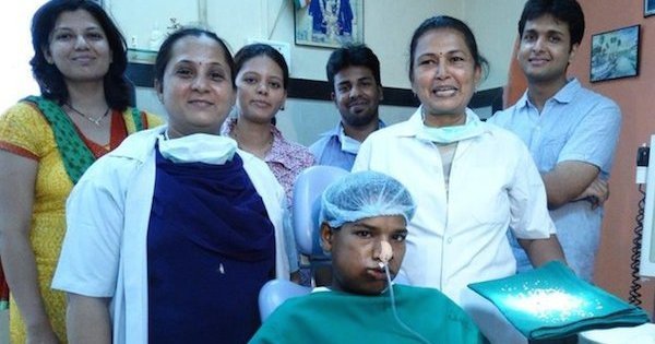 Хирурги удалили 232 зуба из рта, 232 зуба во рту индийского подростка, Ашик Гаваи, Ashik Gawai