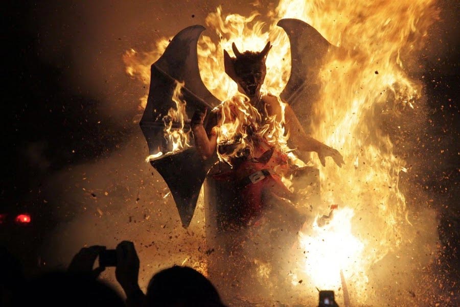 10 пугающих рождественских традиций, странные новогодние традиции