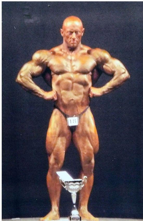 накаченный парикмахер, Саймон Акройд, Simon Ackroyd, самый накаченный парикмахер, парикмахер мечтает быть мистером вселенная