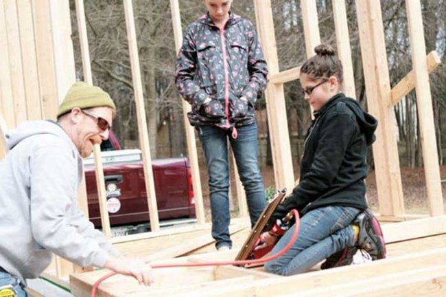 девочка построила дом, дом своими руками, дом за 10 000 долларов, Сицилия Колбэк