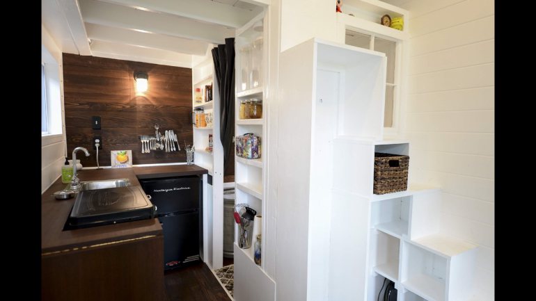 девочка построила дом, дом своими руками, дом за 10 000 долларов, Сицилия Колбэк