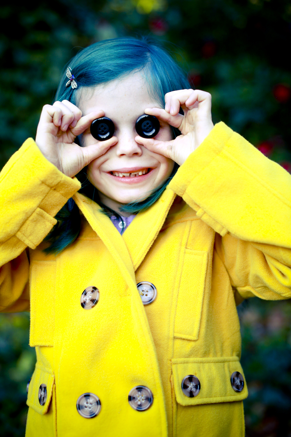 Alice Lewis, Алиса Льюис, Мама фотографирует приёмную дочь в образе культовых персонажей