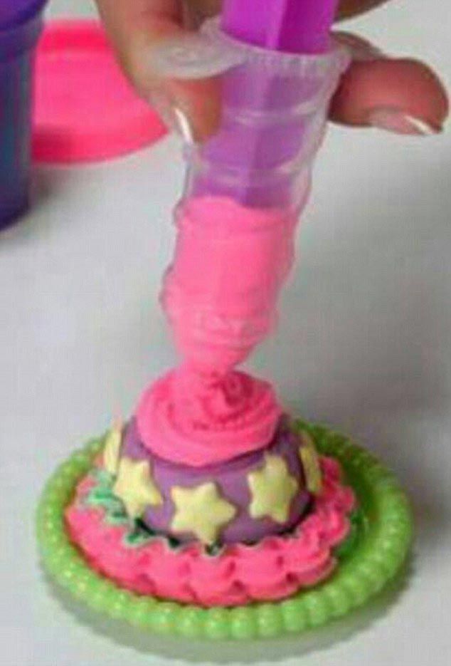 Родители возмущены детской игрушкой от Hasbro, очень сильно напоминающей пeниc игрушка от Hasbro напоминающая мужской, детская игрушка в виде, детская игрушка напоминающая мужской, play-doh мужской