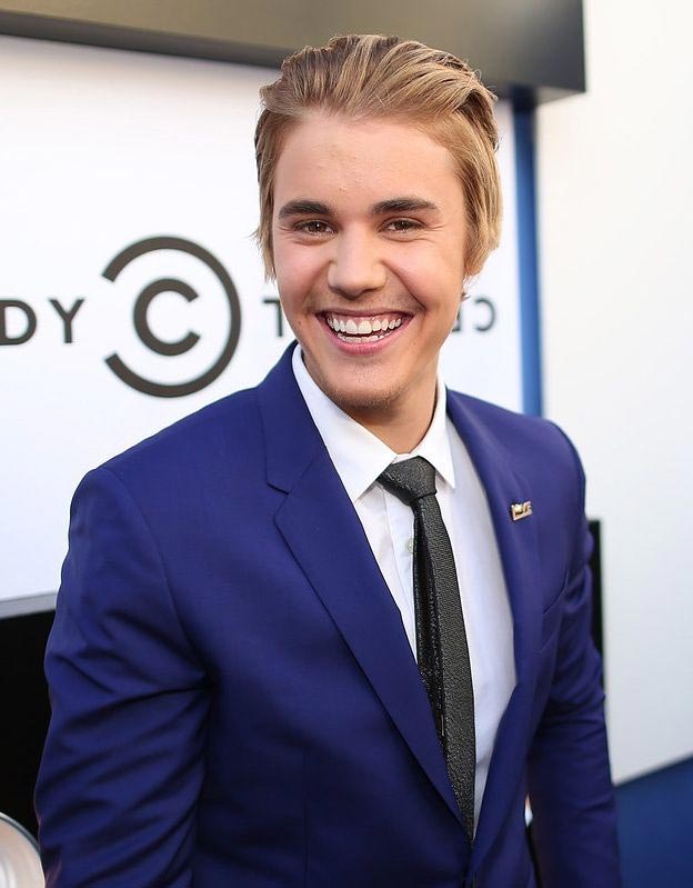 брови решают, с бровями и без, звёзды без бровей