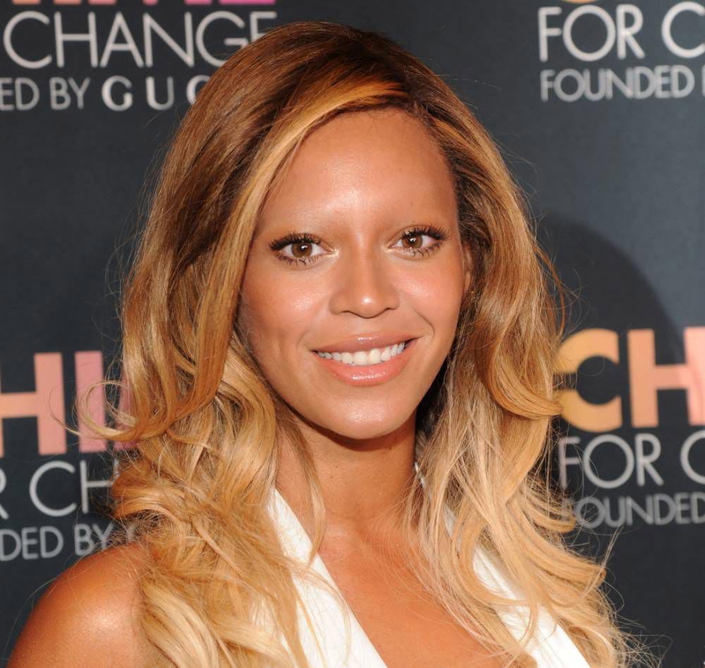 брови решают, с бровями и без, звёзды без бровей