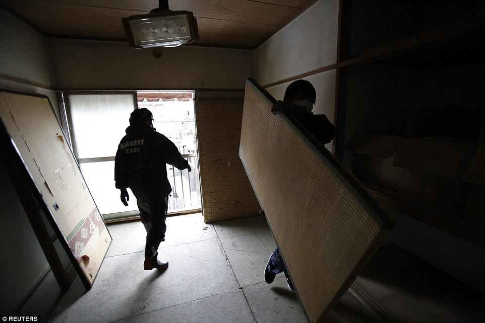 Lonely Death Squads, Отряд одинокой смерти, служба опустошения домов умерших стариков, служба уборки домов усопших стариков, японская служба уборки умерших люде