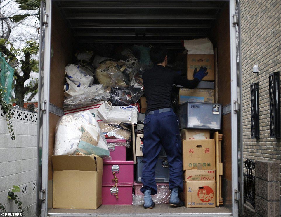 Lonely Death Squads, Отряд одинокой смерти, служба опустошения домов умерших стариков, служба уборки домов усопших стариков, японская служба уборки умерших люде