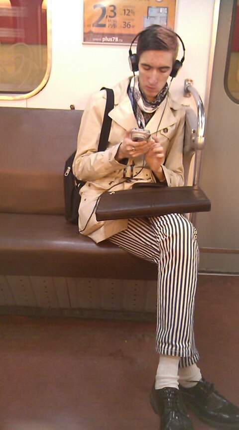 мода петербургского метро, мода метро, модники в транспорте, странные пассажиры метро 
