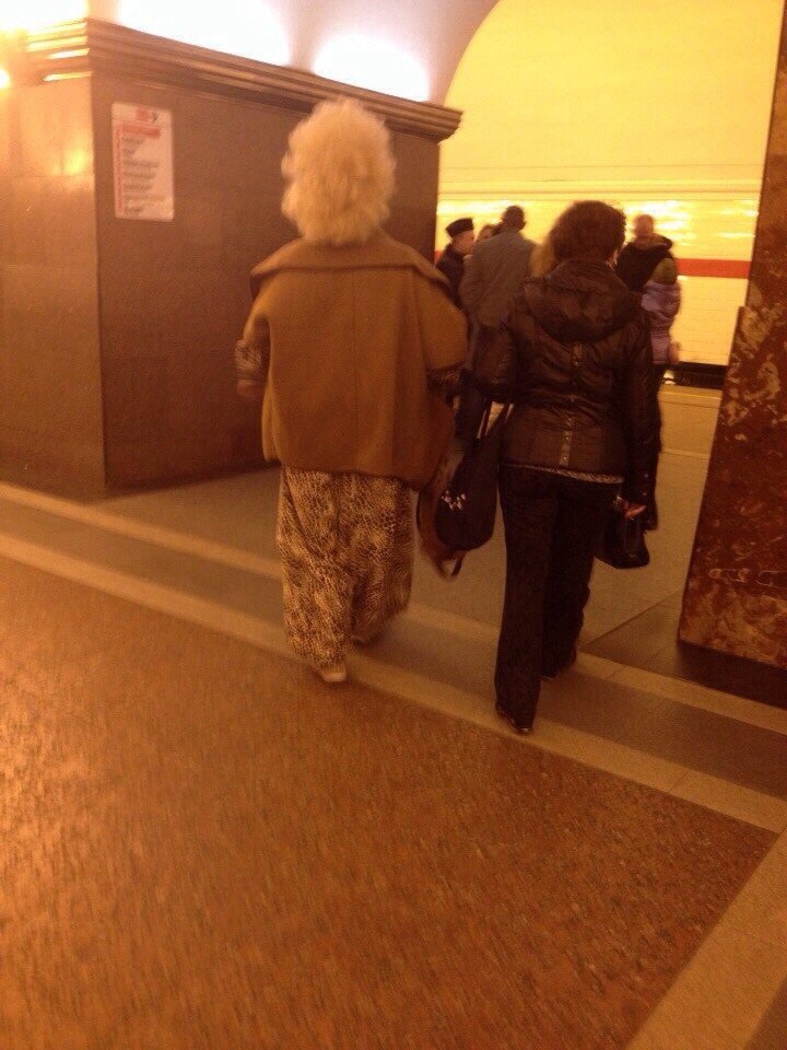 мода петербургского метро, мода метро, модники в транспорте, странные пассажиры метро 