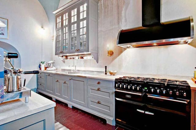 шведская церковь превращенная в дом, шведская церковь в дом, переделали церковь в дом