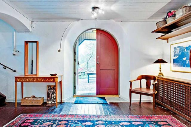 шведская церковь превращенная в дом, шведская церковь в дом, переделали церковь в дом