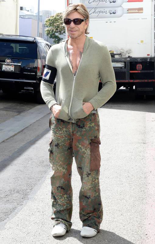 Рурка не узнать! Известный актёр Микки Рурк снова изменил свою внешность ради роли в кино Микки Рурк 2015, Микки Рурк пластические операции, ирландский гром