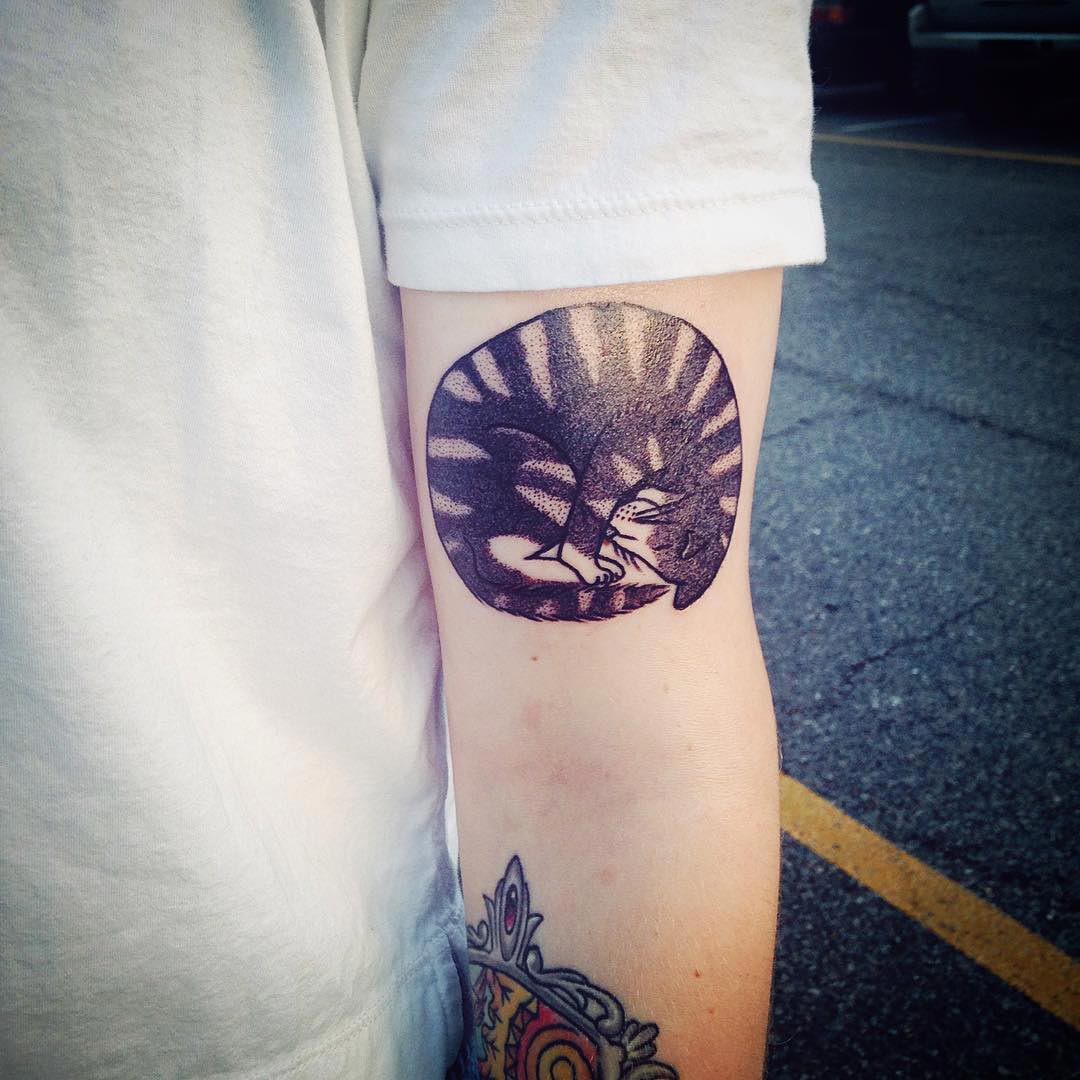 тату с кjшками, кошачьи тату, tattoo with cat