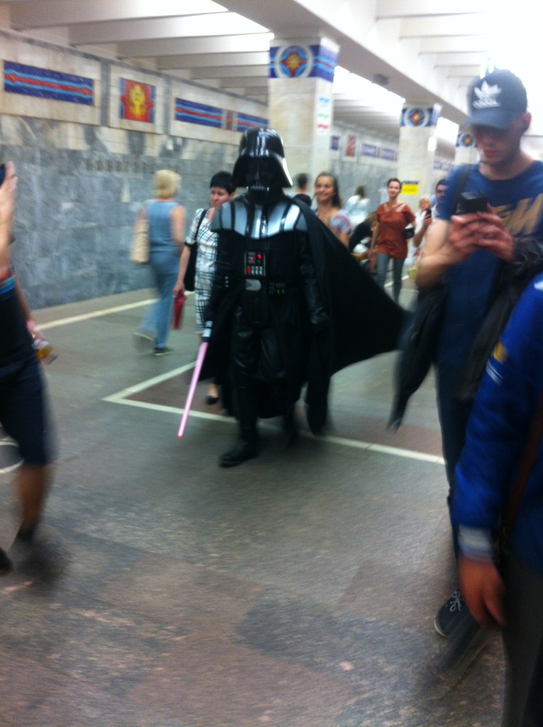 Мода, полегче или отчаянные модники российского метро мода петербургского метро, мода метро, модники в транспорте, странные пассажиры метро