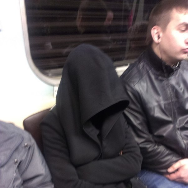 Мода, полегче или отчаянные модники российского метро мода петербургского метро, мода метро, модники в транспорте, странные пассажиры метро
