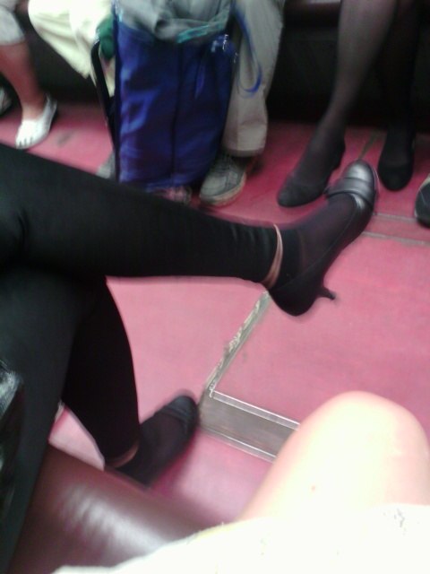 Мода, полегче или отчаянные модники российского метро мода петербургского метро, мода метро, модники в транспорте, странные пассажиры метро