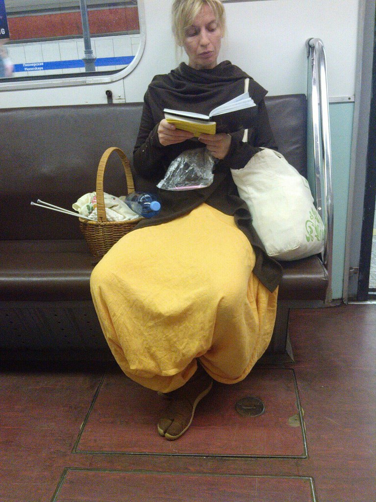 Мода, полегче или отчаянные модники российского метро мода петербургского метро, мода метро, модники в транспорте, странные пассажиры метро