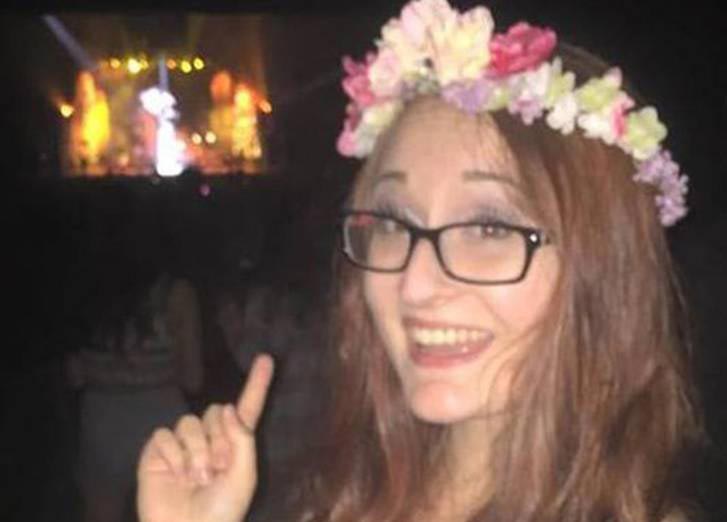 тату девушка борьба с депрессией, зеркальная татуировка, татуировка читается по разному