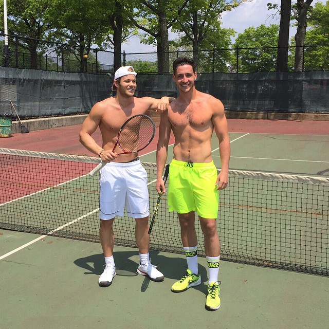 доктор Майк и его хаски, доктор и собака, самый горячий доктор 