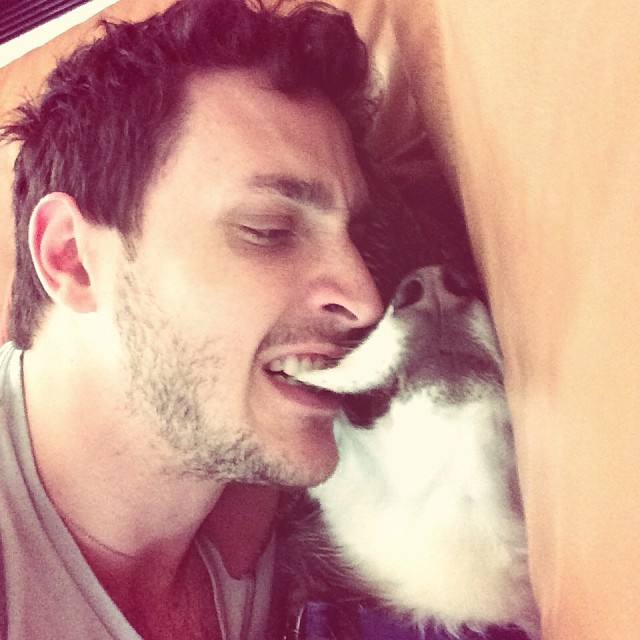 доктор Майк и его хаски, доктор и собака, самый горячий доктор 