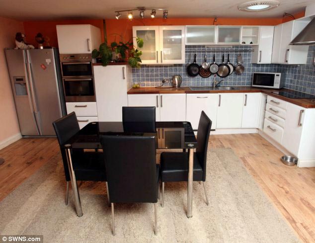 превратила бункер в дом, женщина бункер второй мировой в дом, из бункера в дом