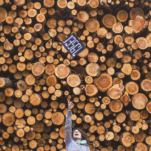 Эта пара бросила свою работу, чтобы путешествовать по миру, но сейчас вынуждена мыть туалеты Бросили работу в рекламе чтобы чистить туалеты, пара путешествовать чистит туалеты, Шанель Картелл, Chanel Cartell, Стиво Дирнбергер, Stevo Dirnberger, How far