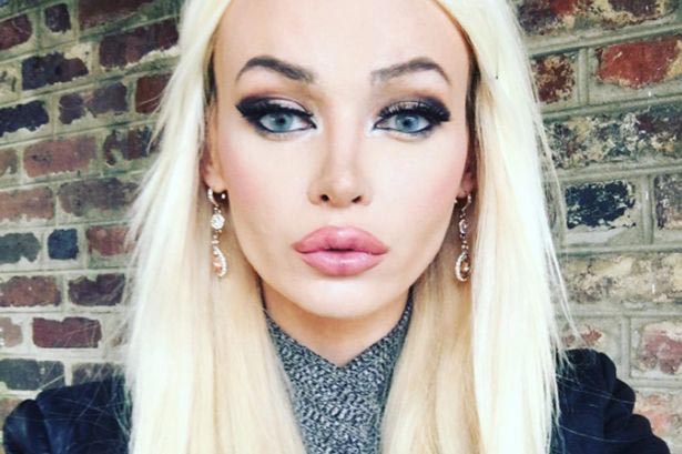 Эштон Кларк, Ashton Clarke, образ Барби, девушка Барби, не воспринимают всерьез образ Барби