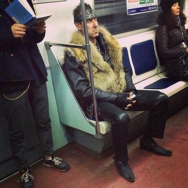 Безумные пассажиры общественного транспорта чудики из общественного транспорта, мода метро