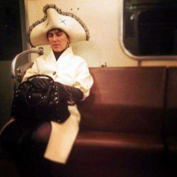 Безумные пассажиры общественного транспорта чудики из общественного транспорта, мода метро