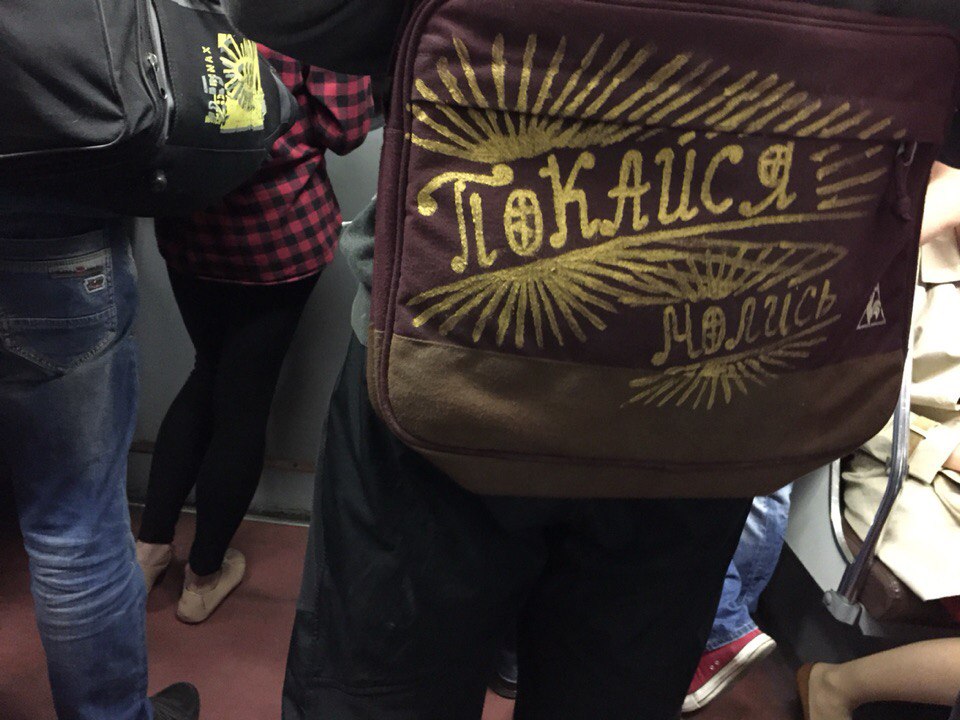 мода петербургского метро, мода метро, модники в транспорте, странные пассажиры метро 