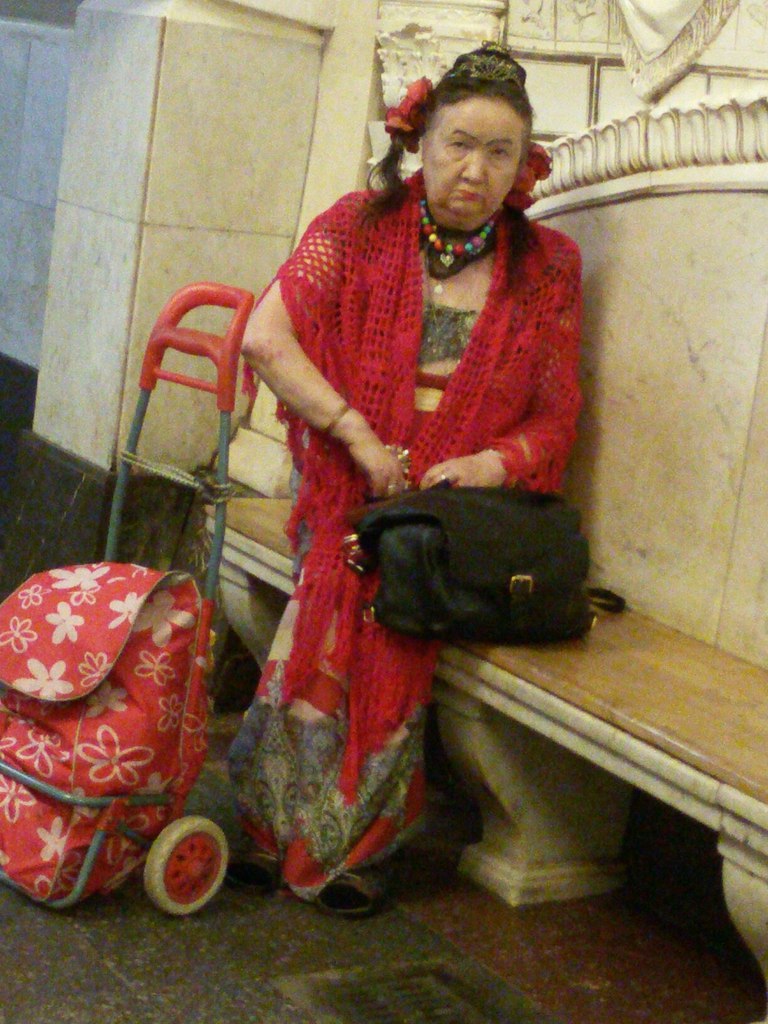 мода петербургского метро, мода метро, модники в транспорте, странные пассажиры метро 