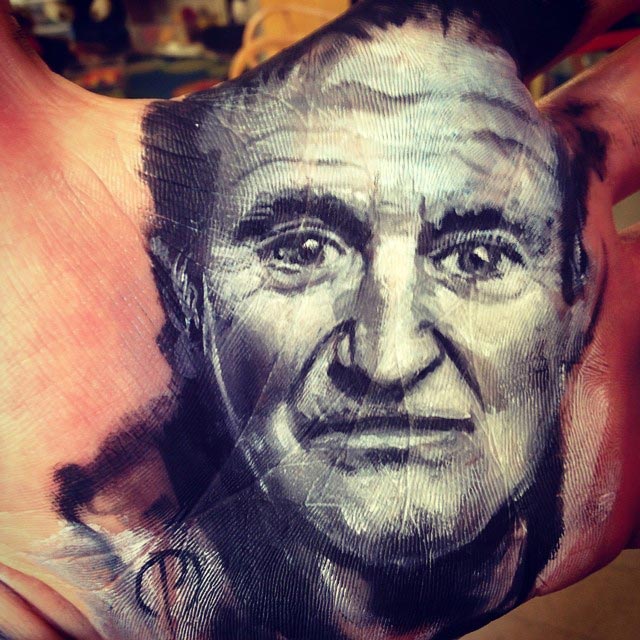 Рассел Пауэлл, Russel Powell, рисунки на ладонях, реалистичные портреты на руке, штампы 