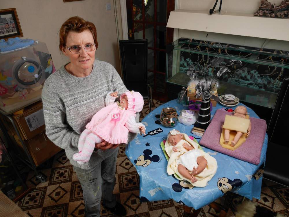 Как живые: женщина делает реалистичных кукол, являющихся точной копией умерших детей Тереза Рассон, Teresa Russon, куклы похожие на детей, реалистичные куклы