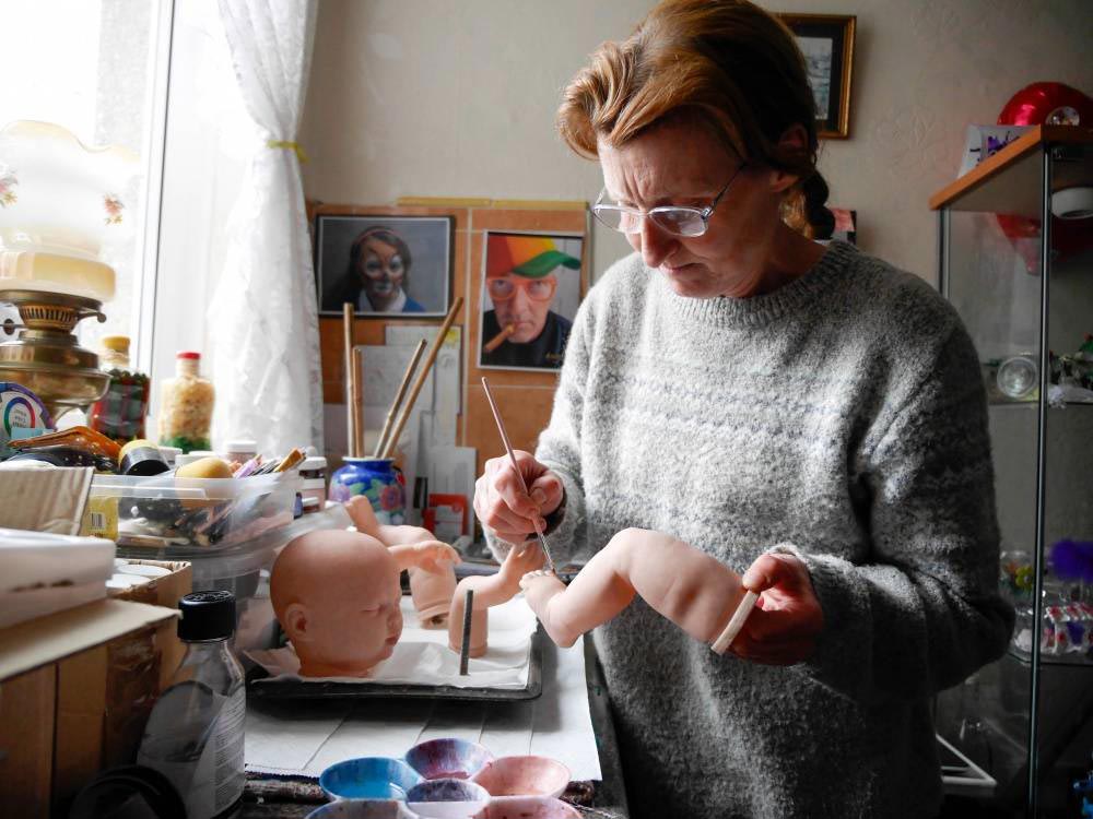 Как живые: женщина делает реалистичных кукол, являющихся точной копией умерших детей Тереза Рассон, Teresa Russon, куклы похожие на детей, реалистичные куклы