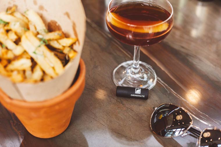 поделиться с друзьями пьянством, компактный алкотестер, Drinkmate 