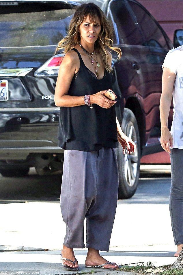 Самые нелепые и безвкусные наряды знаменитостей за первую половину августа нелепые наряды звёзд, безвкусные наряды знаменитостей