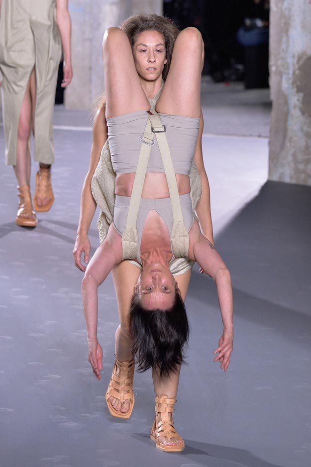 модели в 69 на неделе парижской моды, модели в 69 на неделе высокой моды в Париже, Рик Оуэнс, Rick Owens