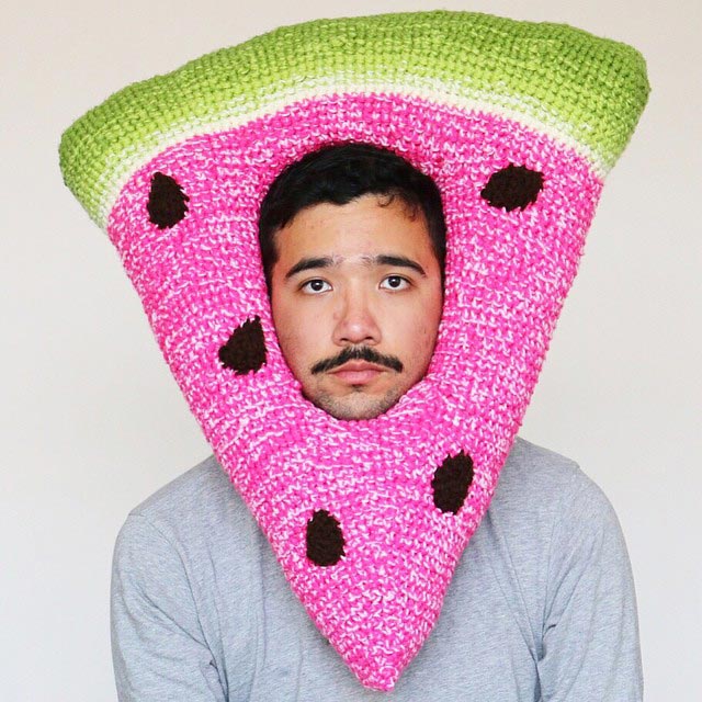 Фил Фергюсон, Phil Ferguson, Сhiliphilly, парень вяжет крючком аппетитные шляпы