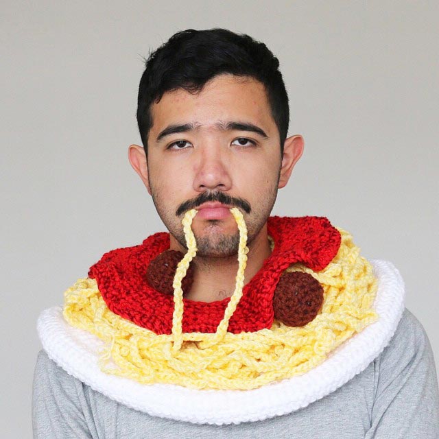 Фил Фергюсон, Phil Ferguson, Сhiliphilly, парень вяжет крючком аппетитные шляпы