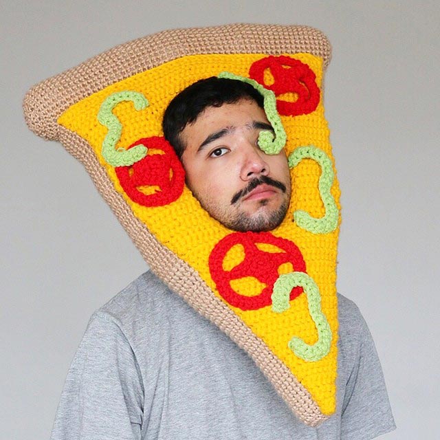 Фил Фергюсон, Phil Ferguson, Сhiliphilly, парень вяжет крючком аппетитные шляпы